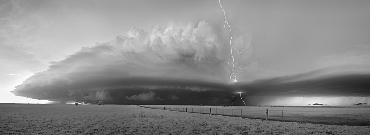 Inflow Band-Lightning