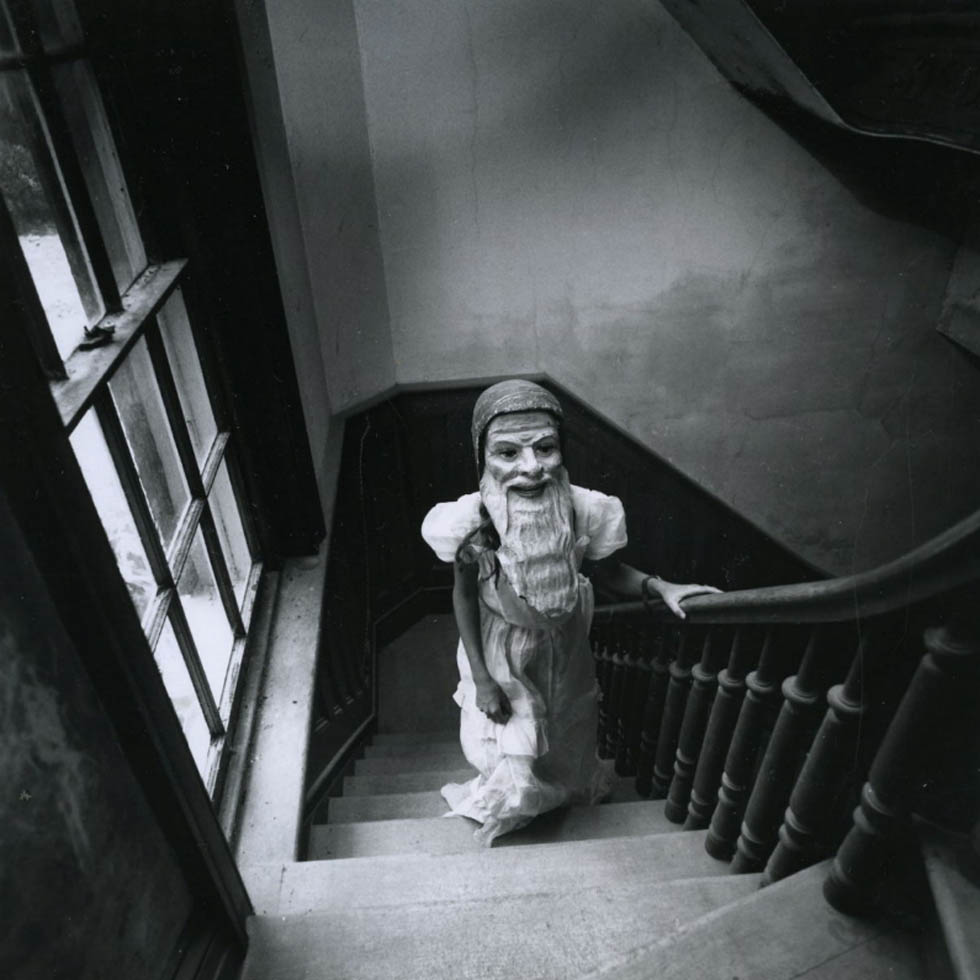 Girl_with_Mask_Arthur_Tress