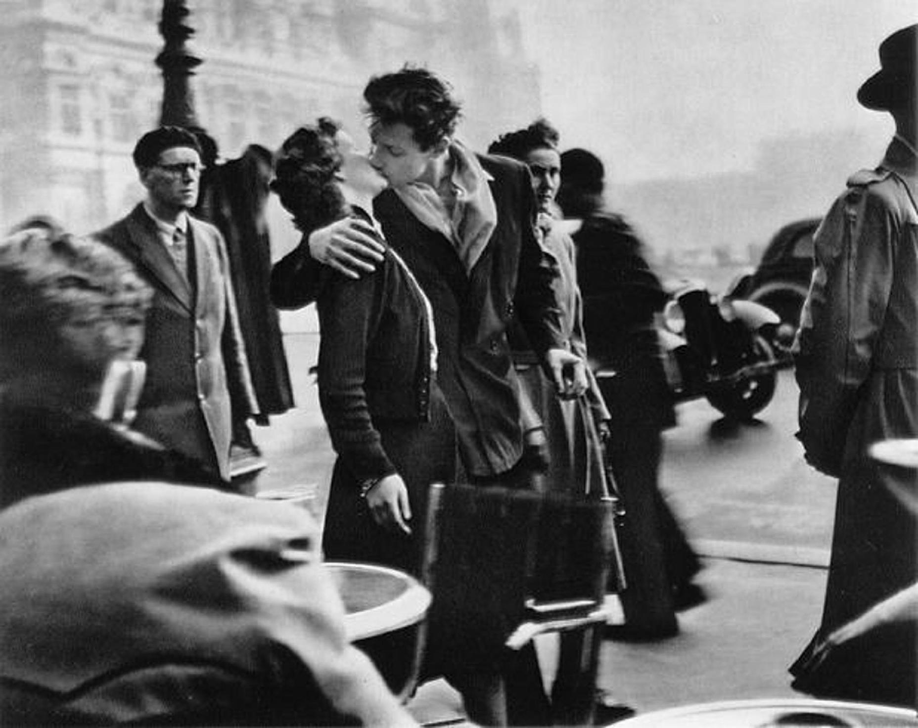 Robert Doisneau Le Baiser de l'Hotel de Ville